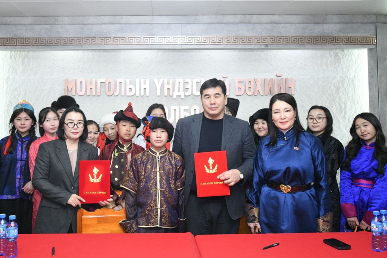 Хүүхэд, залуучуудад үндэсний бөхийг таниулах, сурталчлах чиглэлээр санамж бичиг байгууллаа